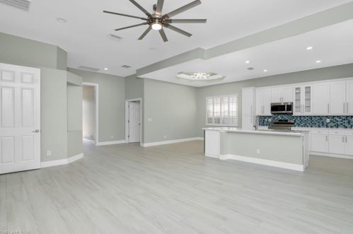 16143 Parque Ln, Naples, FL 34110-2817