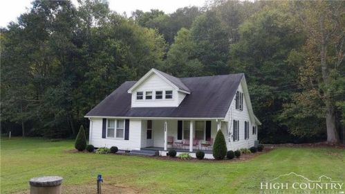 2403 Meat Camp Rd, Boone, NC 28607-7268