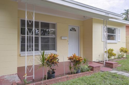 2355 35th St, Saint Petersburg FL  33711-3237 exterior