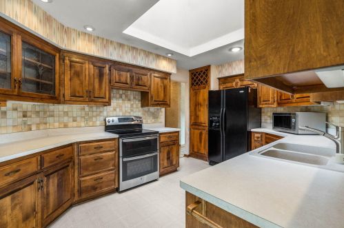 12890 Scarborough Ct, Waukesha WI  53151-6128 exterior