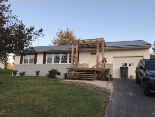 308 Elmhurst Dr, Kingsport, TN 37663-2304