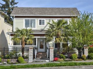 4204 Graham St, Seattle, WA 98118-2748