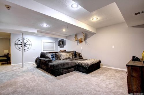 8123 Phillips Cir, Englewood CO 80112-3254 exterior