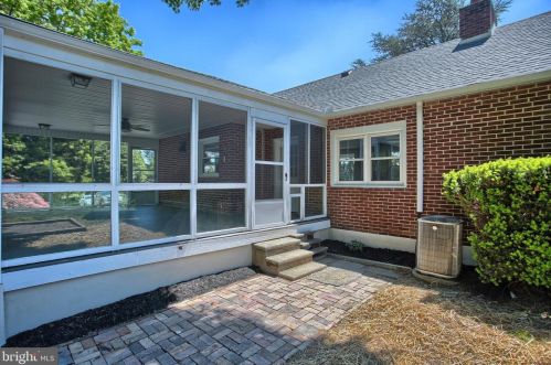 5526 Rodgers Ave, Harrisburg PA  17112-2574 exterior