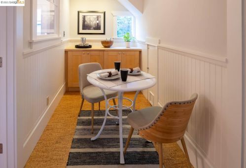 5766 Ayala Ave, Oakland CA 94609-1742 exterior