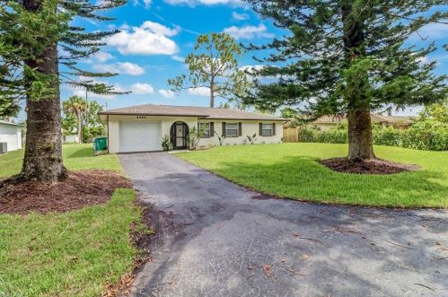 4559 23rd Ave, Naples, FL 34116-6315