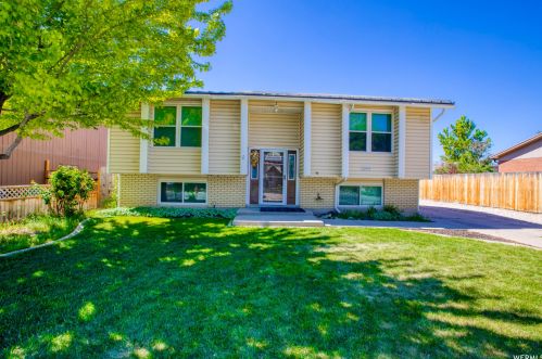 2069 Platinum Dr, Taylorsville, UT 84084-3911