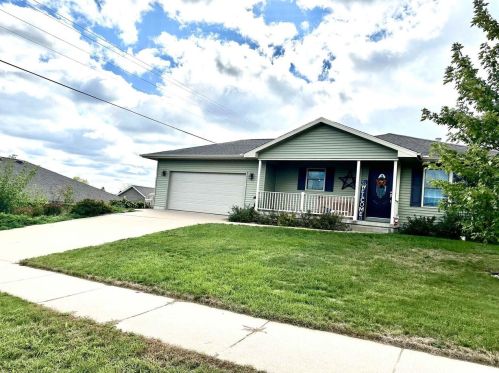 515 Mubarak St, Tomah, WI 54660-1678