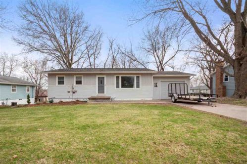 207 11th St, Wellman, IA 52356-9326