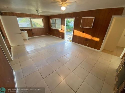 717 57th St, West Palm Beach FL  33407-2515 exterior