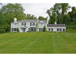 224 Hillcrest Rd, Pittsburgh, PA 15238-2308