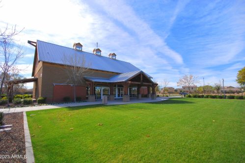 4454 Sundance Ct, Gilbert AZ 85297-9706 exterior