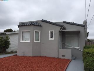 6859 Halliday Ave, Oakland, CA 94605-2324