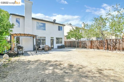 2060 Springbrook Ct, Oakley CA  94561-4113 exterior