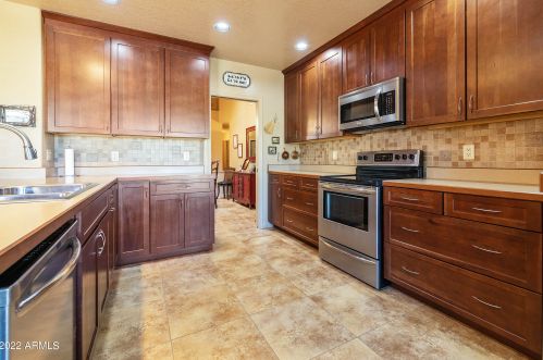 10424 Nacoma Dr, Chandler, AZ 85248-7728