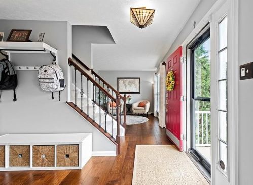8021 Saddlewood Dr, Bridgeville, PA 15017-1180