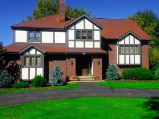 24399 Halburton Rd, Cleveland, OH 44122-4138