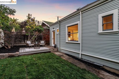 4143 Howe St, Oakland CA 94611-5117 exterior