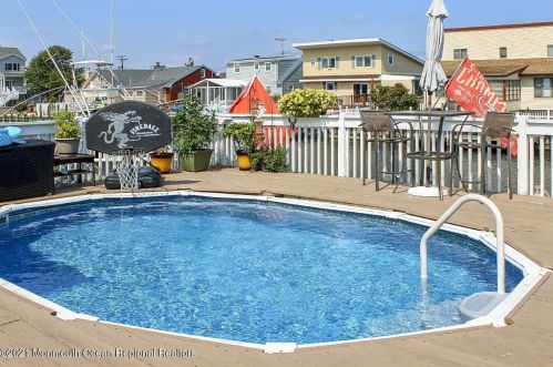 108 Monterey Dr, Bricktown NJ  08723-7009 exterior