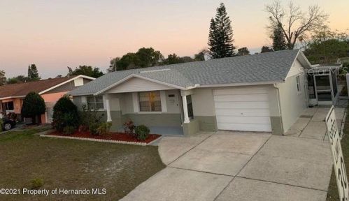 5522 Violet Dr, New Port Richey, FL 34652-5151