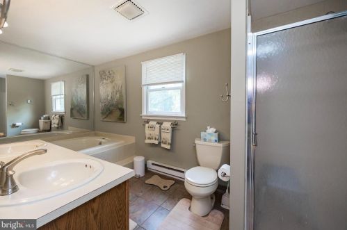 209 Knapp Rd, Lansdale PA 19446-1731 exterior