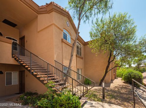 7050 Sunrise Dr, Tucson AZ  16105-1317 exterior