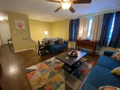 304 East Rd, Bristol CT  06010-6838 exterior