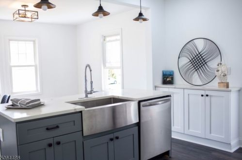 12 Sampson Ave, Dover NJ  07801-2734 exterior