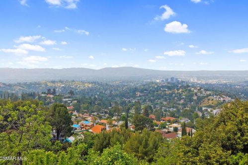 142 Pueblo Ln, Topanga CA  exterior