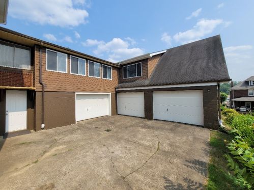 3907 Ctr Ave, Whitaker PA 15120-3417 exterior