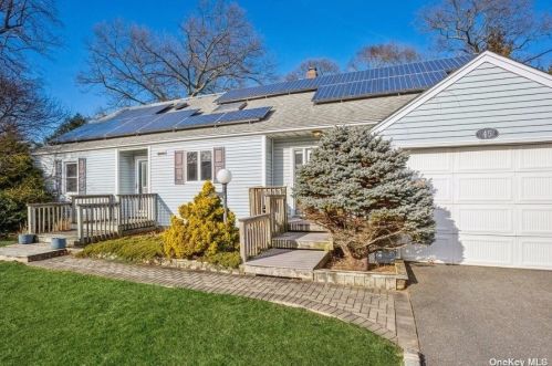 45 3rd St, West Sayville, NY 11796-1109