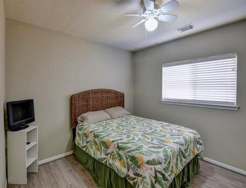 6804 Adella Ct, Pearland TX 77584-3213 exterior