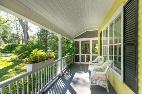 6 Prospect St, Lakeville, CT 06039-1136