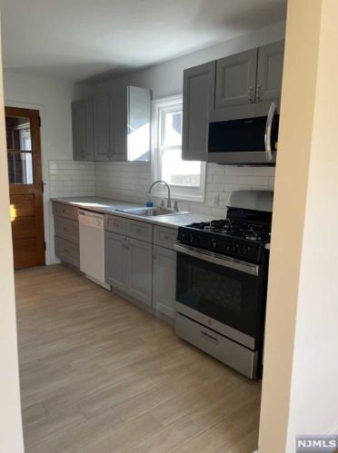 22 Pleasant Ave, Outwater NJ  07026-2120 exterior