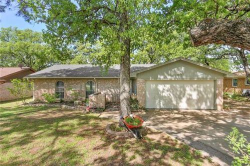 108 Lilac Ln, Azle, TX 76020-4412
