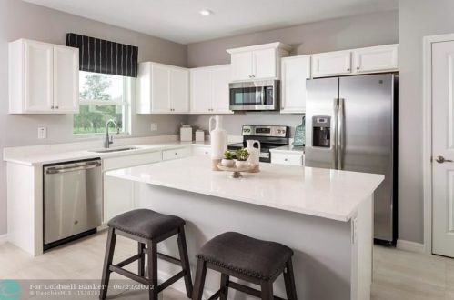 3668 Sapphire Hollow Way, Fort Pierce FL  34981 exterior