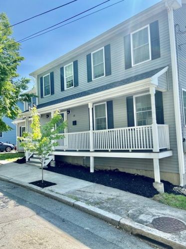 12 Western St, Providence RI  02906-1724 exterior