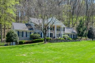 5556 Hillview Dr, Brentwood, TN 37027-4212