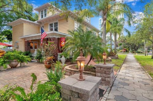 635 Bay St, Saint Petersburg FL  33701-2609 exterior