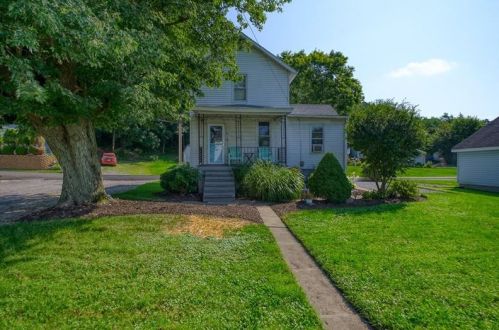 206 Dunbar Aly, Evans City, PA 16033-1014