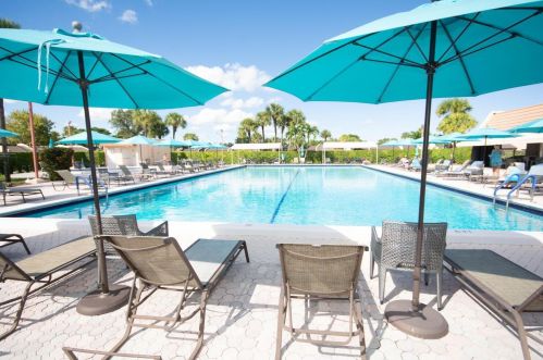 160 Lk Meryl Dr, West Palm Beach FL  33411-3396 exterior