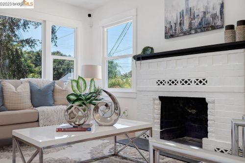 5018 Congress Ave, Oakland CA 94601-5405 exterior