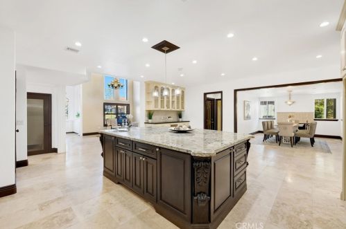 2340 Robinhood Pl, Orange CA  92867-1851 exterior