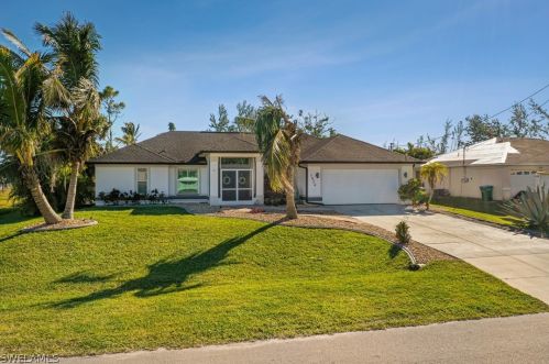 1824 10th Ter, Cape Coral, FL 33909-0017