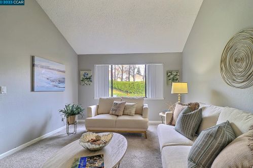 327 Scottsdale Rd, Concord, CA 94523-5117
