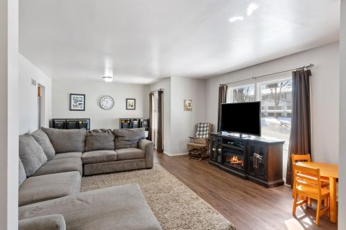 1566 Dover Dr, Waukesha WI  53186-6332 exterior
