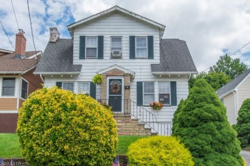 15 Floyd Rd, Verona NJ  07044-2521 exterior