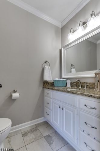 6 Dorado Dr, Morristown NJ  07960-9400 exterior