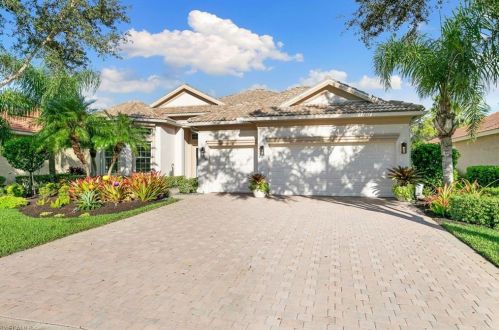 10364 Yorkstone Dr, Bonita Springs, FL 34135-5093