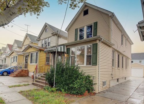 9023 199th St, Jamaica, NY 11423-2702